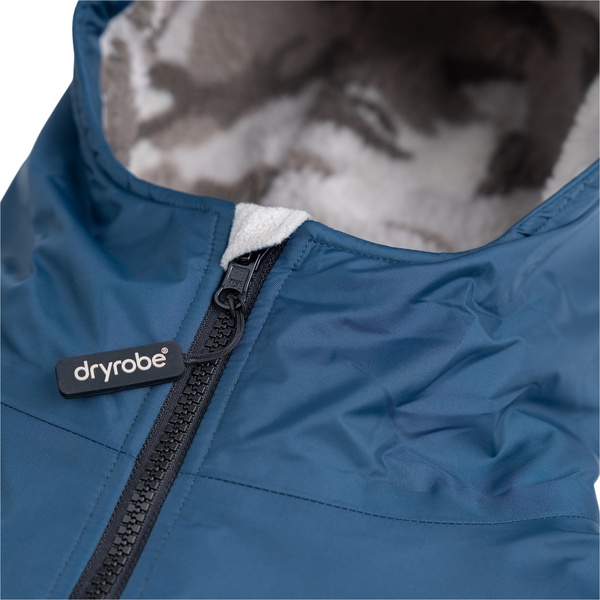 2026 Dryrobe Advance Langærmet Morgenkåbe DALSV3 - Deep Sea Blue / Sand Camo